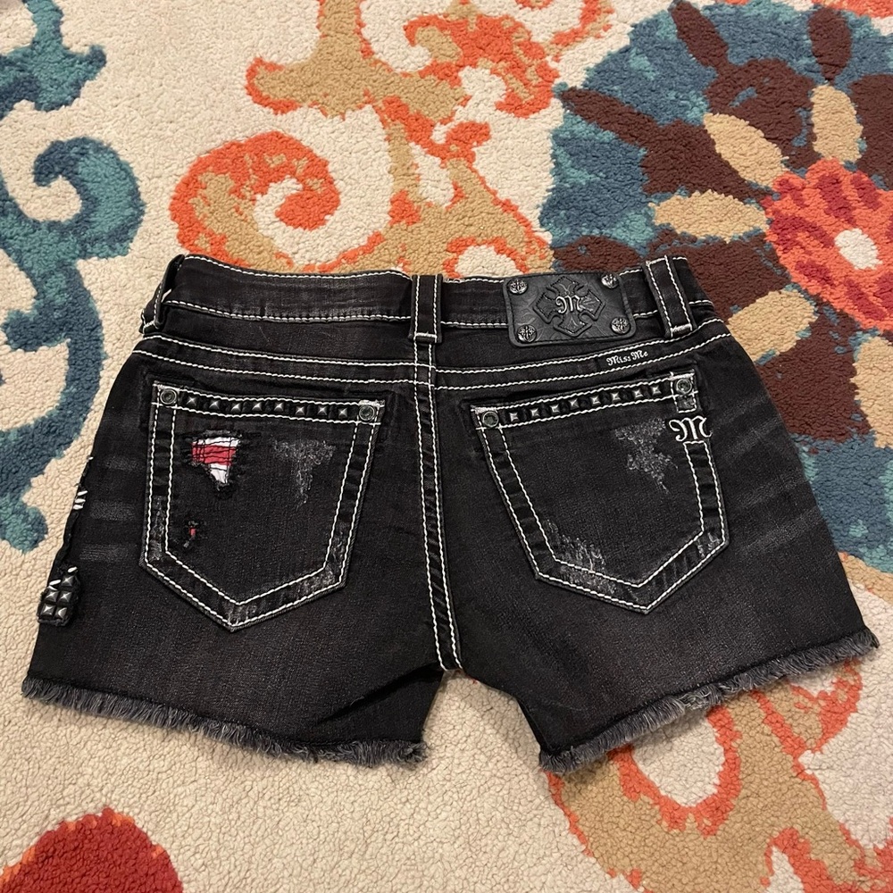 Miss Me Signature Distressed Black Jean Shorts with Flag Patch - Picture 3 of 3